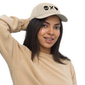 Gorra béisbol beige calavera x corazón negra